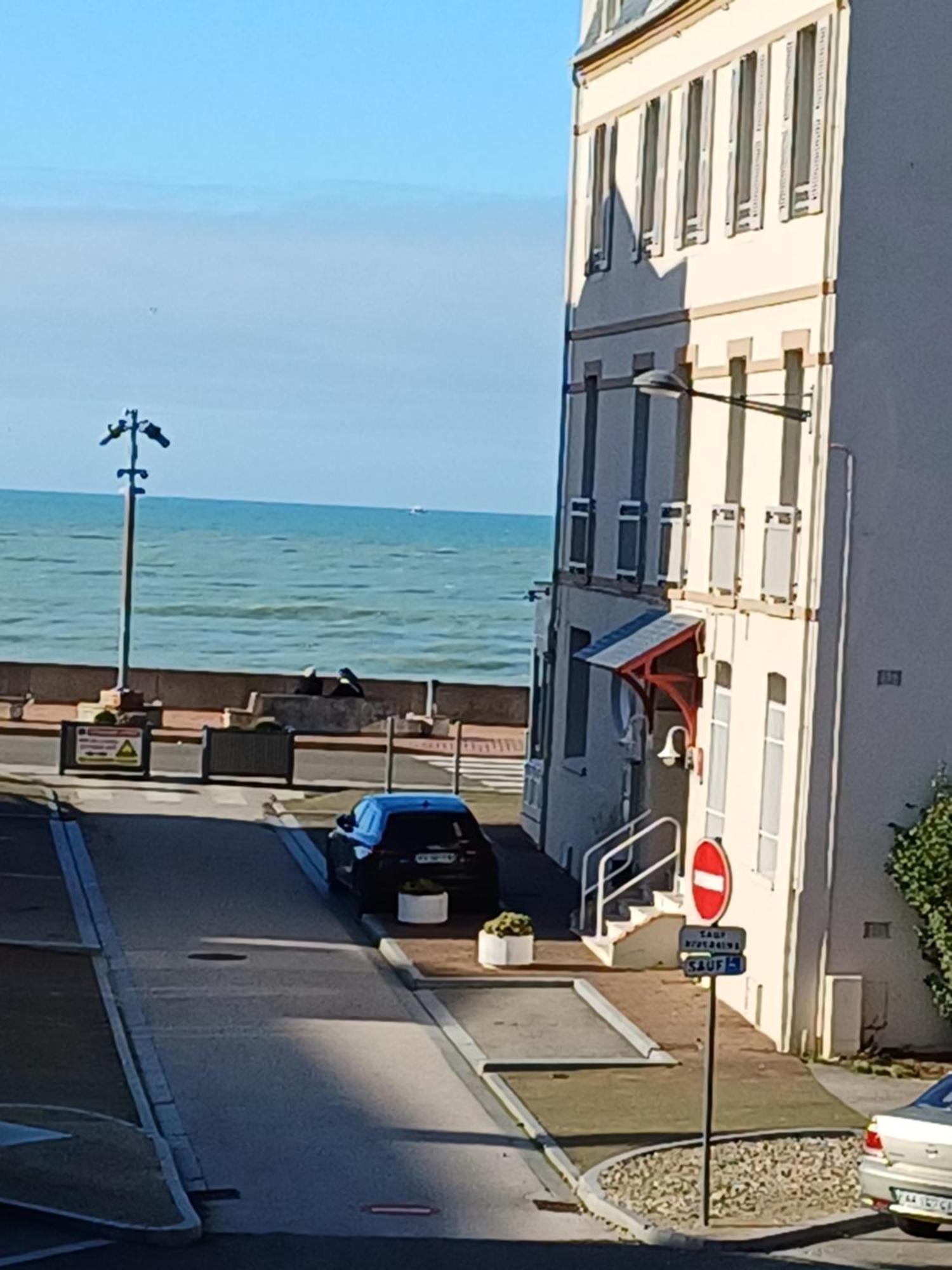 Appartement Avec Balcon Au 1Er Etage Vue Laterale Mer A 50 Metres De La Plage A Mers Les Bains. Экстерьер фото